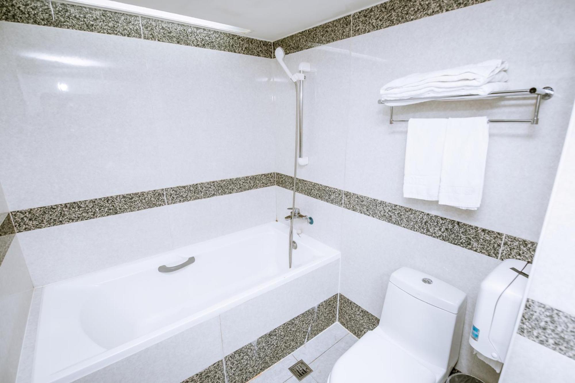 Guide Hotel Taoyuan Fuxing Phòng bức ảnh